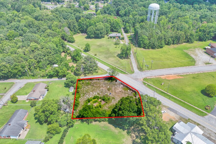 501 Willard Rd, Clinton, SC à vendre - Photo de l’immeuble – Image 3 sur 6