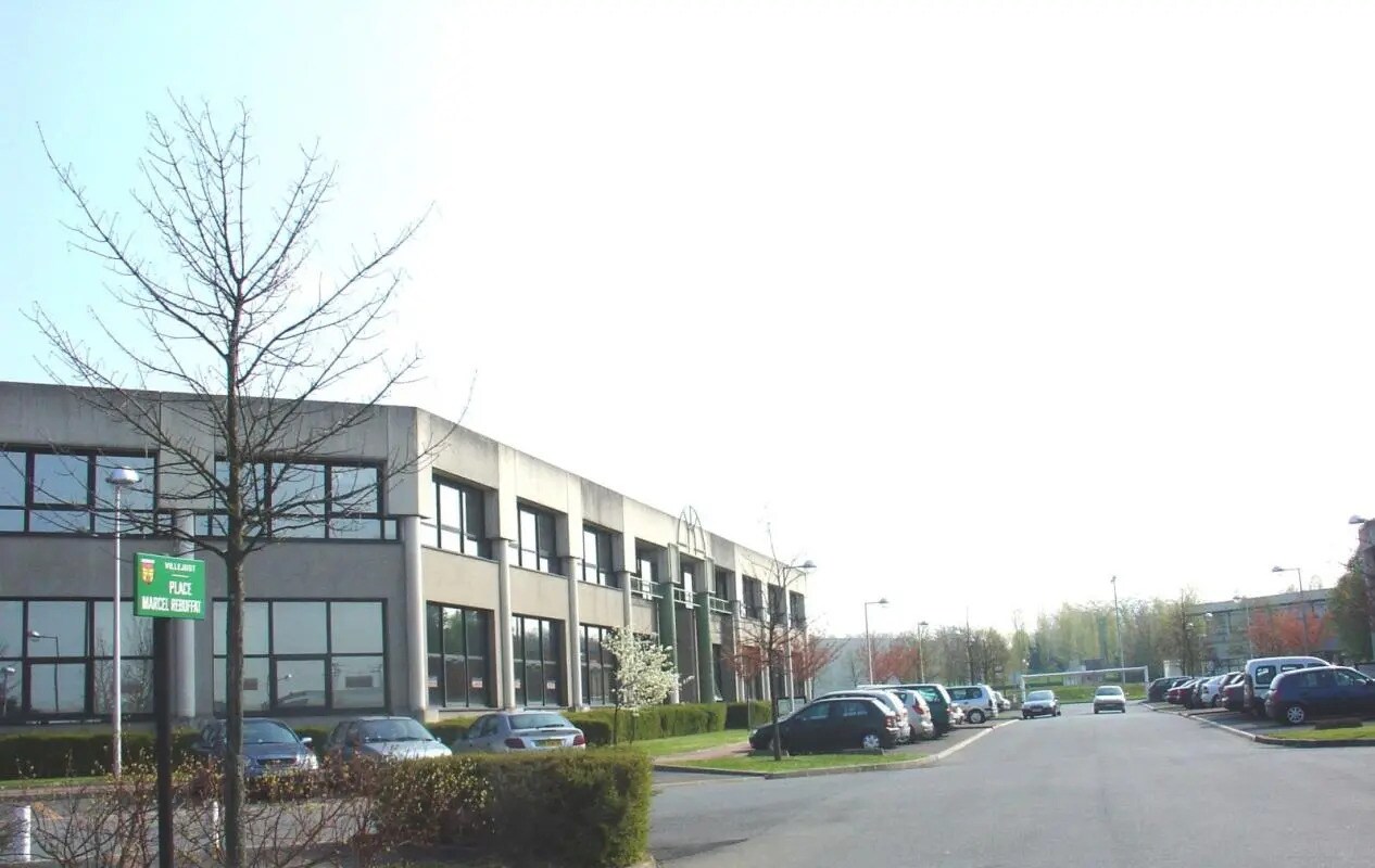 2 Place Marcel Rebuffat, Villejust à louer Photo de l’immeuble– Image 1 sur 8