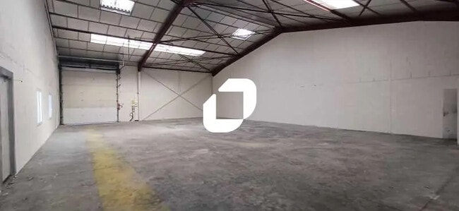 Plus de détails pour Bureau, Local d'activités à louer