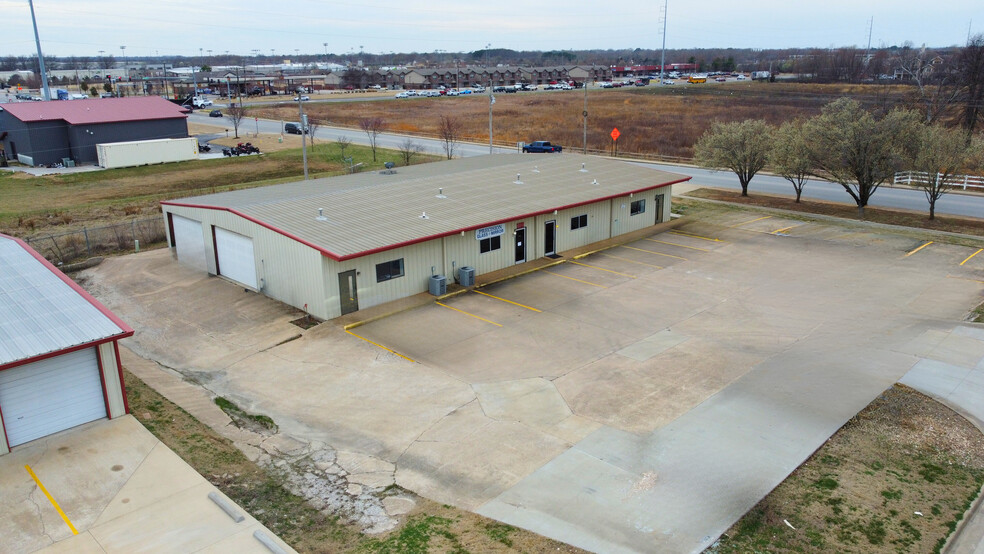 1724 Acorn Dr, Rogers, AR à louer - Photo de l’immeuble – Image 1 sur 21