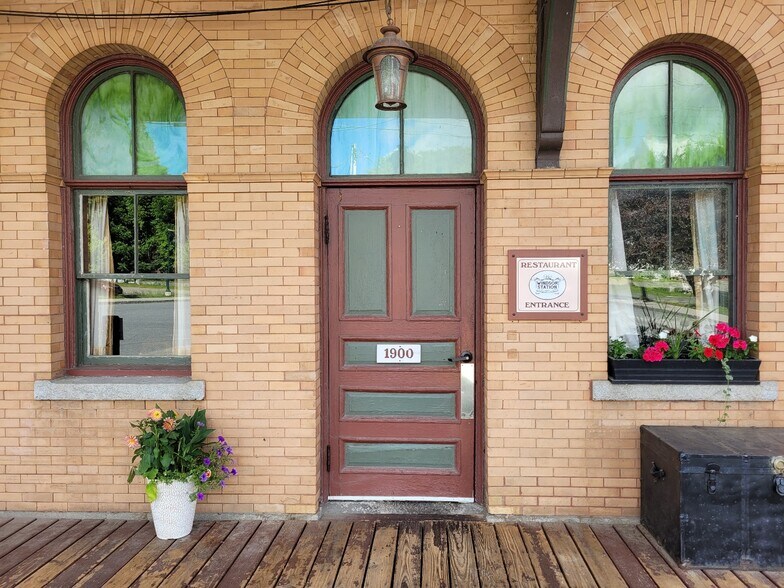26 Depot Ave, Windsor, VT à vendre - Photo de l’immeuble – Image 2 sur 46