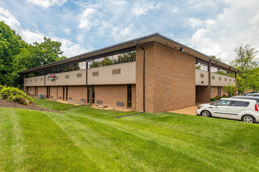 5641 Burke Centre Pky, Burke, VA à louer - Photo de l’immeuble – Image 1 sur 12