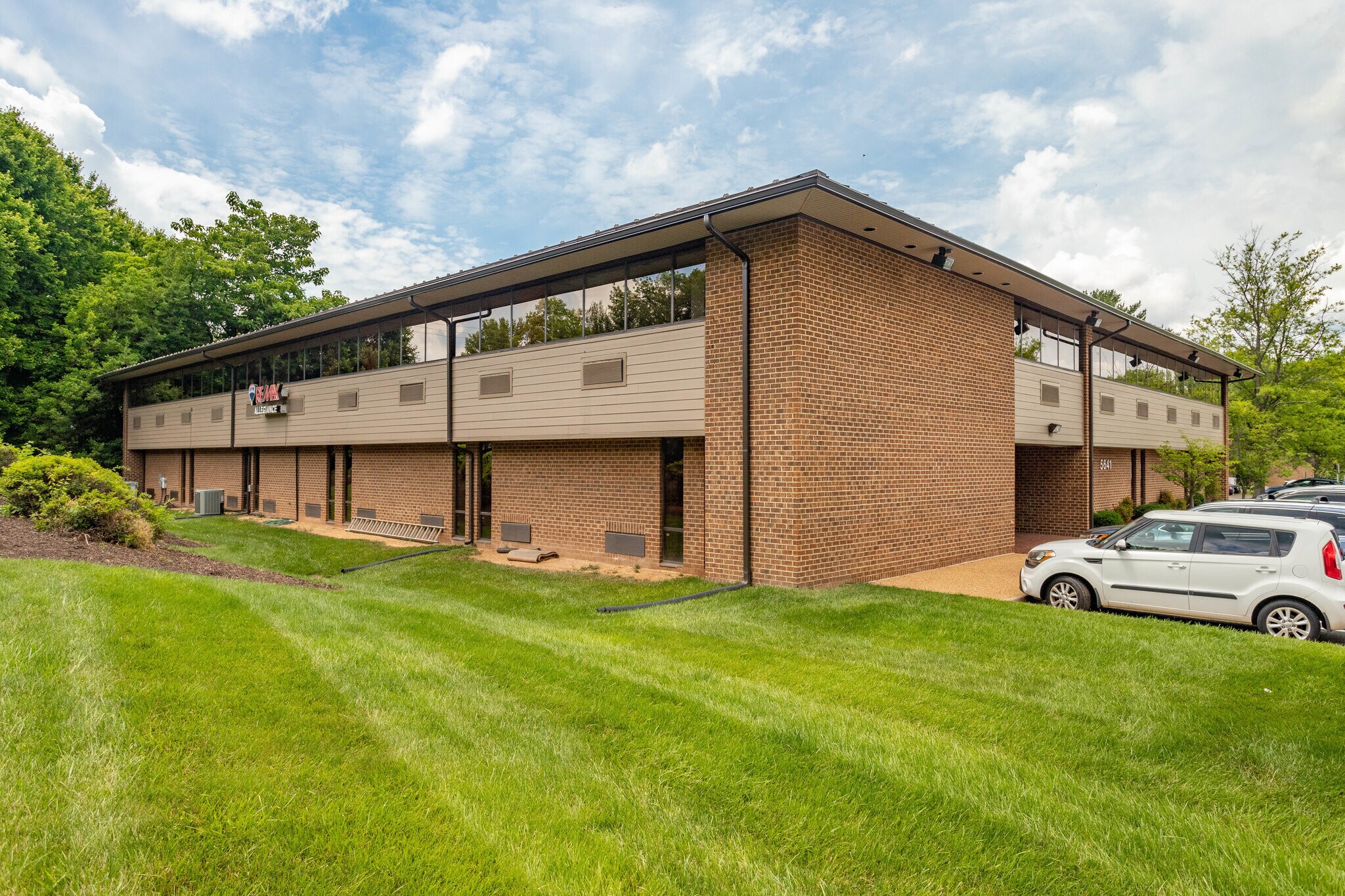 5641 Burke Centre Pky, Burke, VA à louer Photo de l’immeuble– Image 1 sur 13