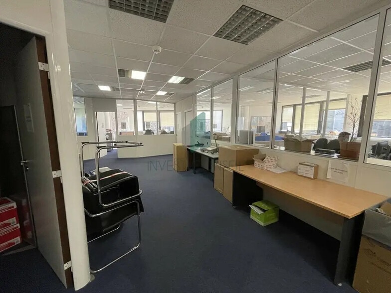 Bureau dans Argenteuil à louer - Photo de l’immeuble – Image 3 sur 4