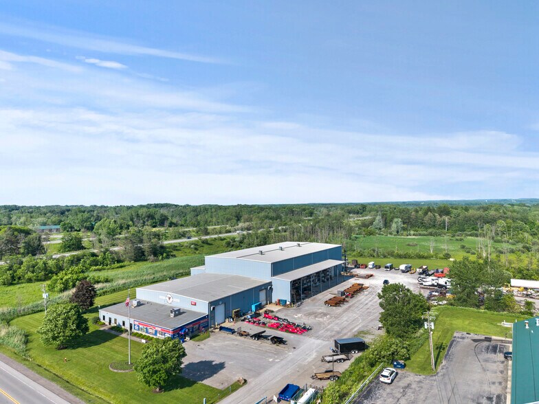 991 Maple Rd, Elma, NY à vendre - Photo de l’immeuble – Image 3 sur 9
