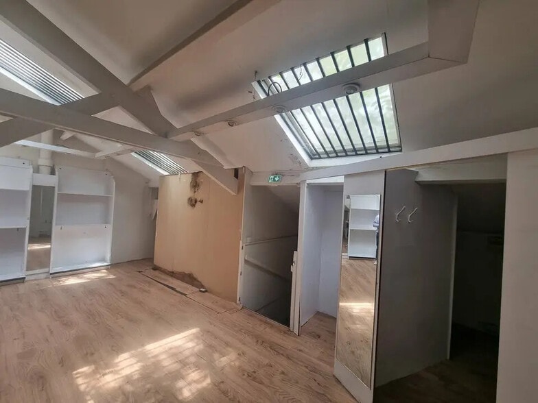 Local commercial dans Boulogne-Billancourt à louer - Photo de l’immeuble – Image 3 sur 7