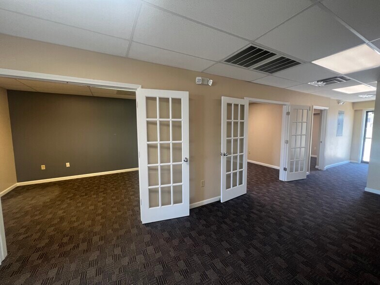 8343 E 32nd St N, Wichita, KS à louer - Photo de l’immeuble – Image 3 sur 25