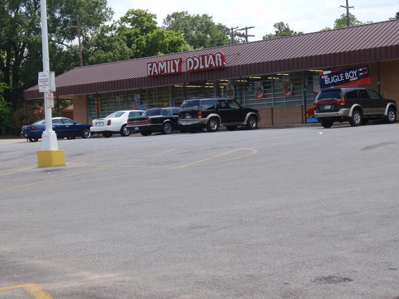 1204-1218 W Bow St, Tyler, TX à louer - Photo de l’immeuble – Image 2 sur 4