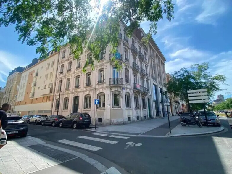 Bureau dans Le Havre à louer - Photo de l’immeuble – Image 1 sur 5