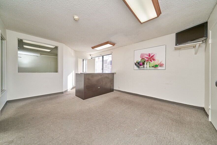 3361 W 1st St, Los Angeles, CA à louer - Photo de l’immeuble – Image 3 sur 29