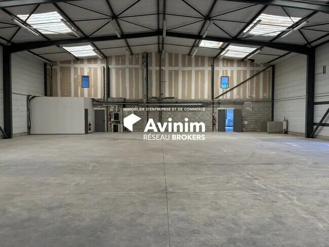 Plus de détails pour Industriel/Logistique à louer