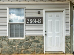3865 Sweeten Creek Rd, Arden, NC à louer Photo de l’immeuble– Image 2 sur 14
