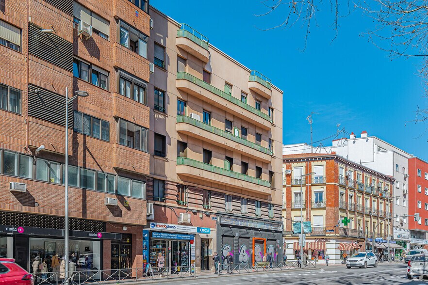 Immeuble residentiel dans Madrid, Madrid à vendre - Photo de l’immeuble – Image 1 sur 1