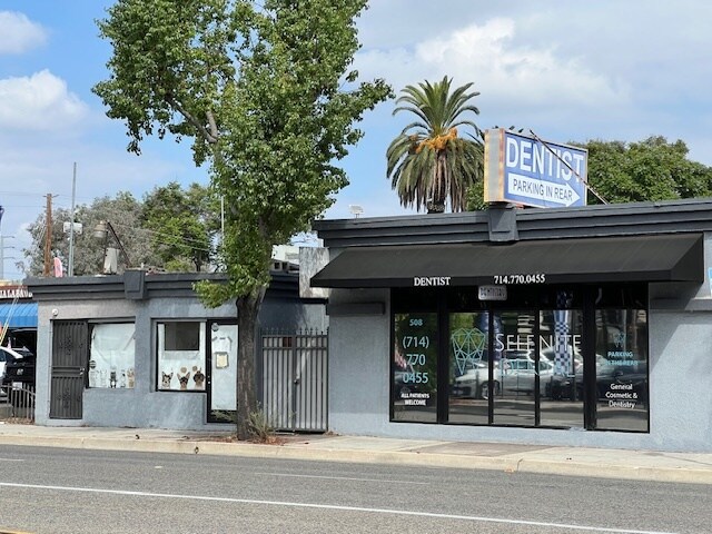 504 S Harbor Blvd, Fullerton, CA à vendre - Photo de l’immeuble – Image 2 sur 17