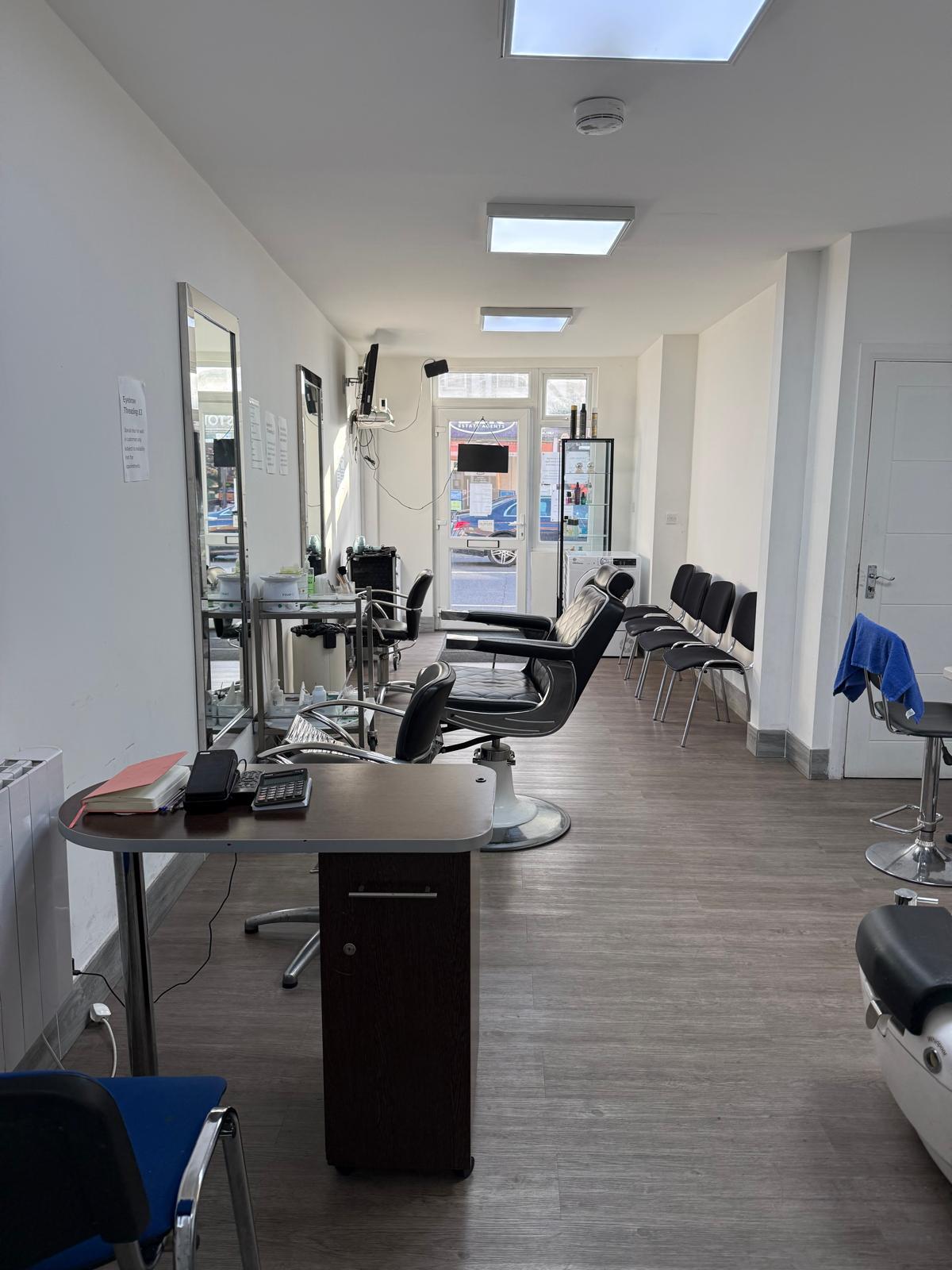 137 Heston Rd, Hounslow à louer Photo intérieure– Image 1 sur 4