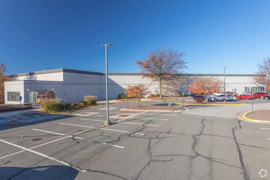 5775 General Washington Dr, Alexandria, VA à louer - Photo de l’immeuble – Image 1 sur 6