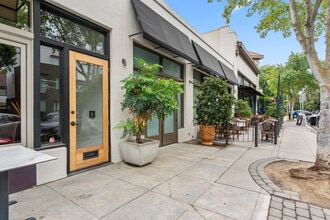 1217-1221 18th St, Sacramento, CA à louer Photo de l’immeuble– Image 1 sur 18