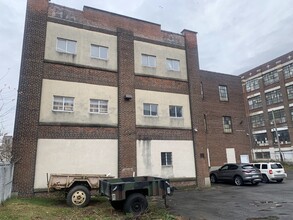 735-745 Pittston St, Allentown, PA à louer Photo de l’immeuble– Image 2 sur 7