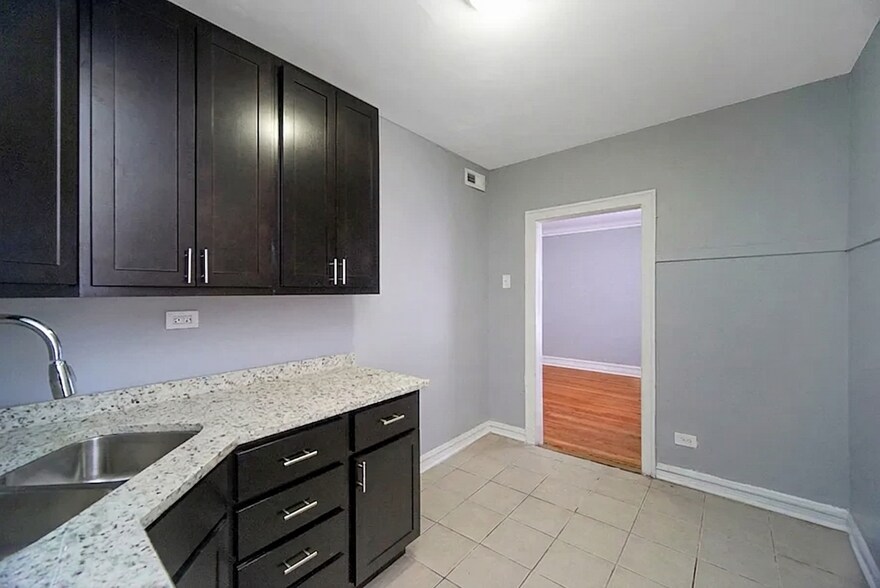 7151 S King Dr, Chicago, IL à vendre - Photo de l’immeuble – Image 2 sur 4