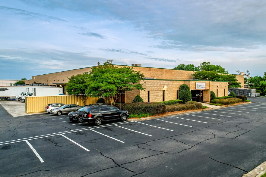 1407 Westinghouse Blvd, Charlotte, NC à louer - Photo principale – Image 1 sur 8