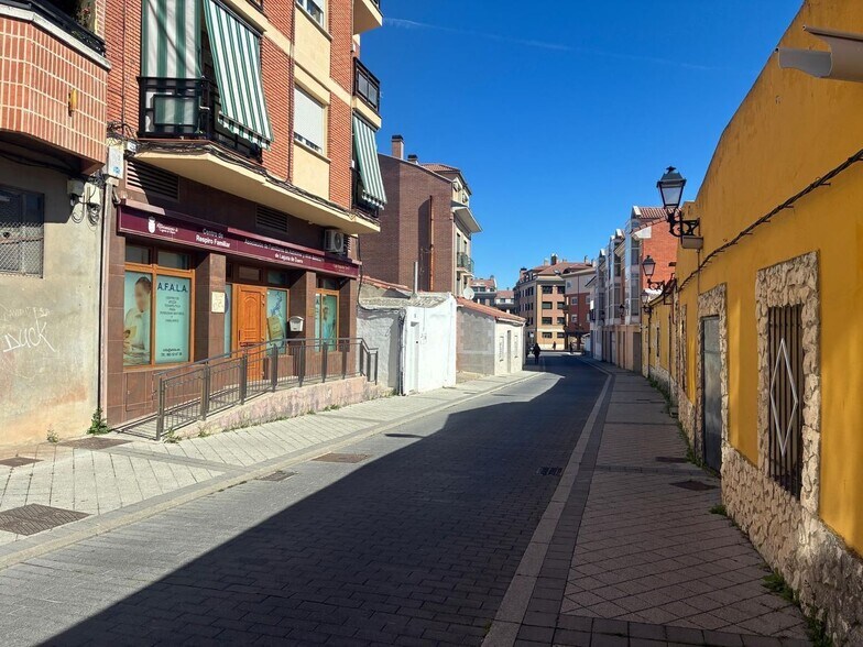 Local commercial dans Laguna de Duero à vendre - Photo de l’immeuble – Image 3 sur 20
