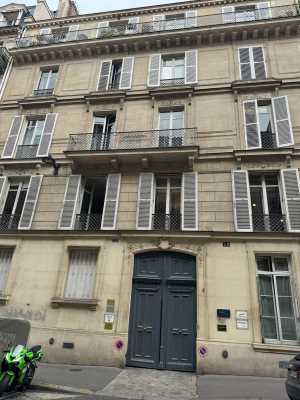 38 Rue De Liège, Paris à vendre - Photo de l’immeuble – Image 3 sur 8