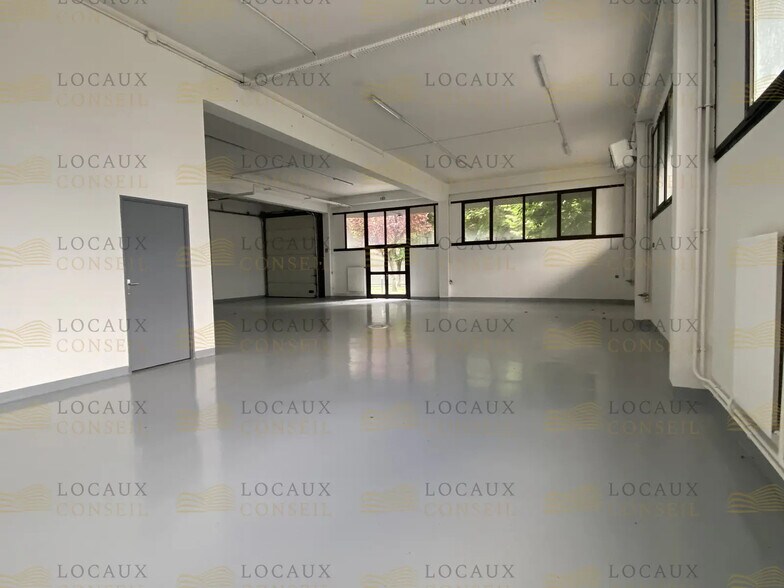 Local d’activités dans Nanterre à louer - Photo intérieure – Image 2 sur 11