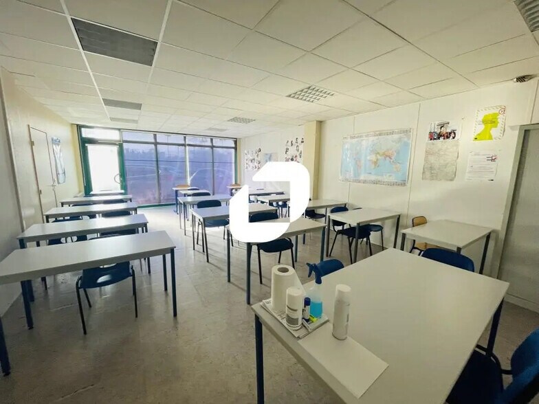 Bureau dans Melun à louer - Photo de l’immeuble – Image 1 sur 6