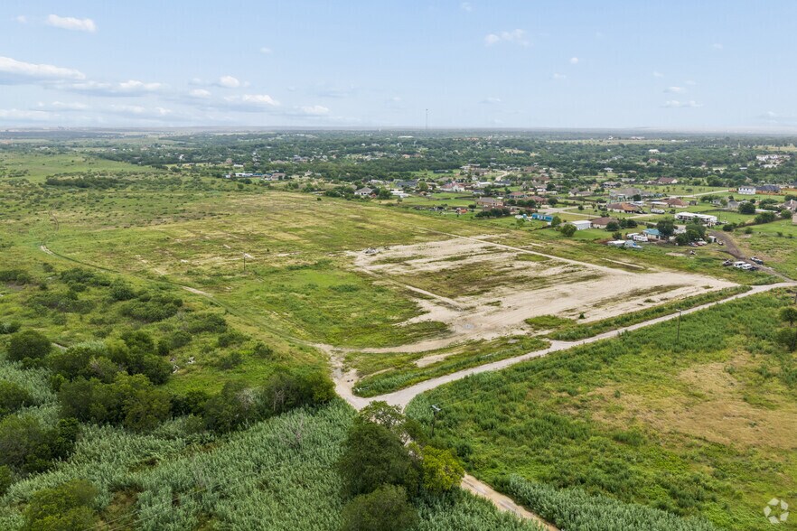 16118 FM 812 Rd, Del Valle, TX à vendre - Photo de l’immeuble – Image 3 sur 19