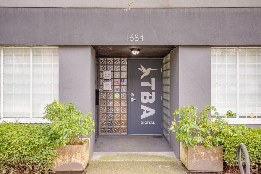 1684 W 2nd Ave, Vancouver, BC à louer - Photo de l’immeuble – Image 3 sur 5