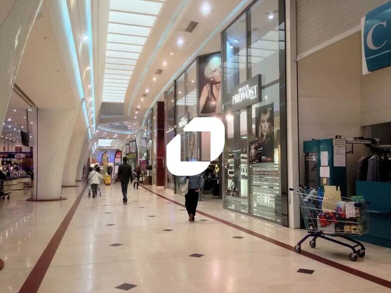 Local commercial dans Osny à louer - Photo intérieure – Image 2 sur 5