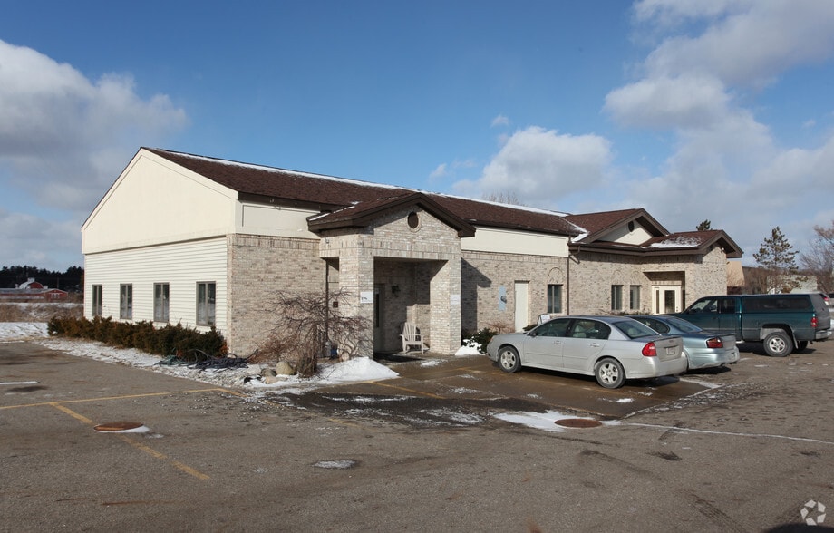2860 Jolly Rd, Okemos, MI à louer - Photo principale – Image 1 sur 9