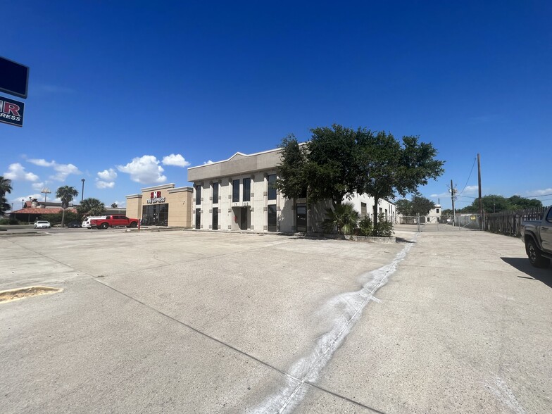 1702 S Padre Island Dr, Corpus Christi, TX à vendre - Photo de l’immeuble – Image 3 sur 5