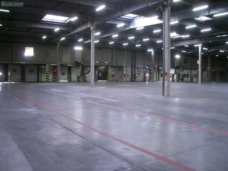 Industriel/Logistique dans Wissous à louer - Photo de l’immeuble – Image 2 sur 11