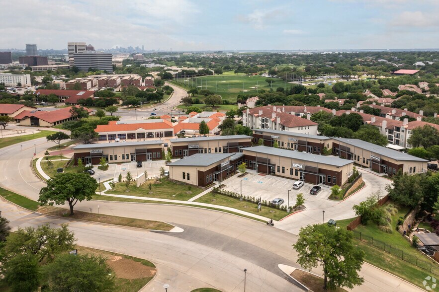 220 O Connor Ridge, Irving, TX à vendre - Photo de l’immeuble – Image 2 sur 7