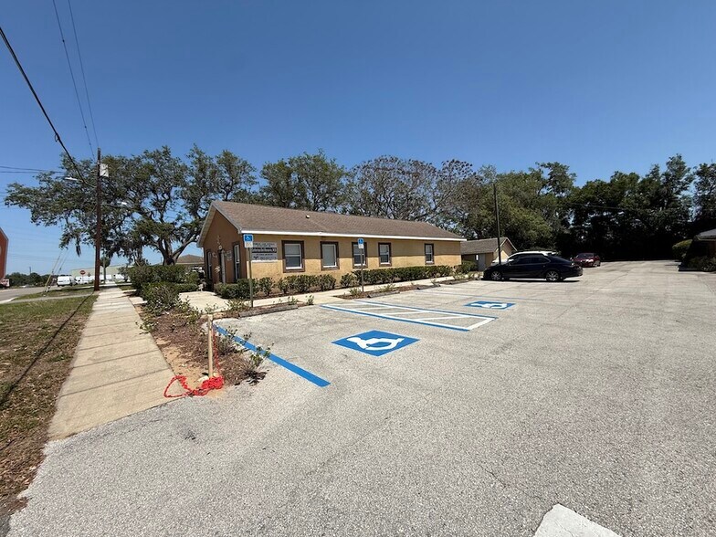 103 Escambia Ave, Davenport, FL à vendre - Photo de l’immeuble – Image 3 sur 10