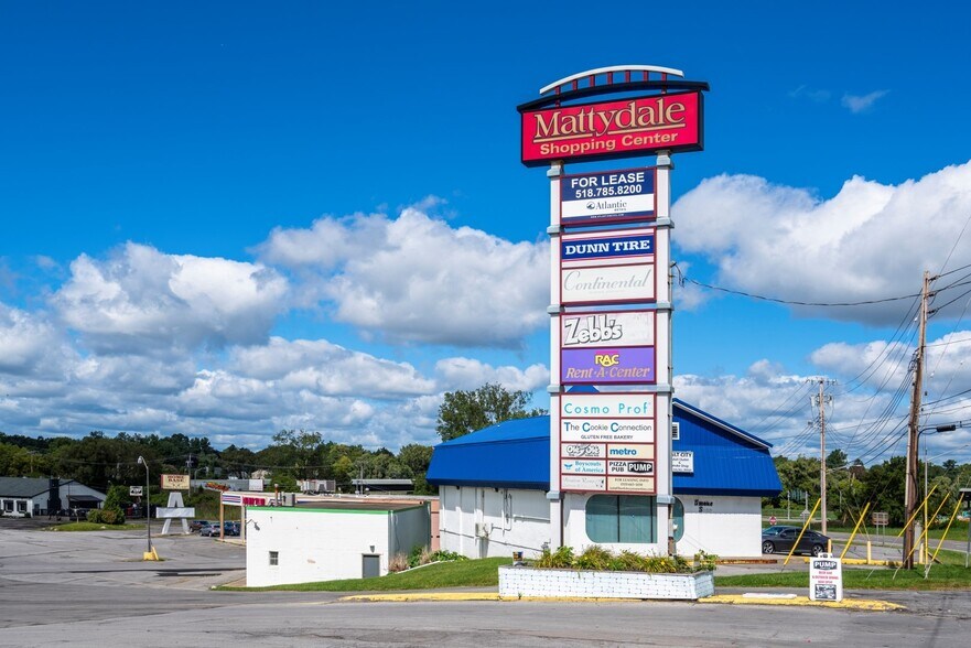 2803 Brewerton Rd, Mattydale, NY à louer - Photo principale – Image 2 sur 12