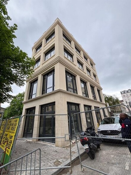 Bureau dans Saint-Denis à louer - Photo de l’immeuble – Image 3 sur 5