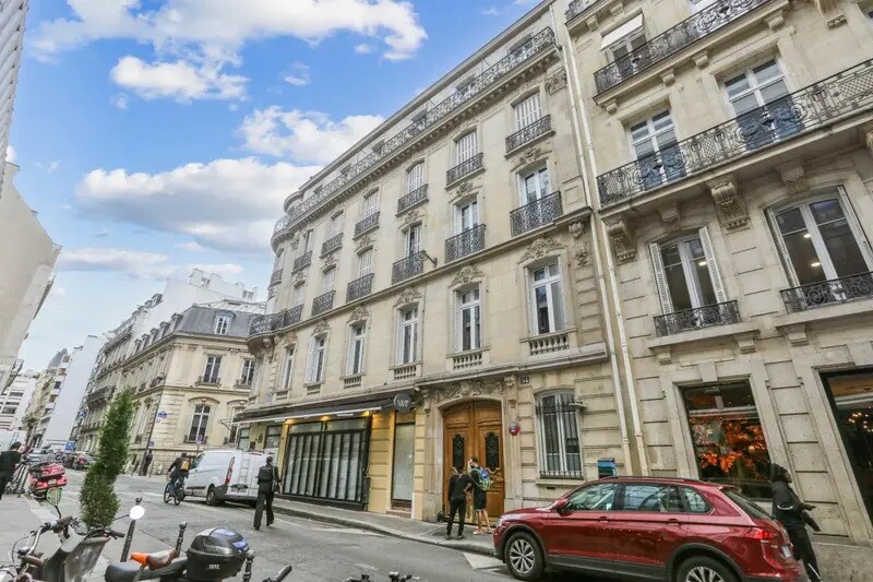 54 Rue De Ponthieu, Paris à louer - Photo de l’immeuble – Image 1 sur 22