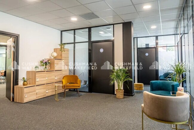 Plus de détails pour 15 Avenue André Diligent, Roubaix - Coworking à louer