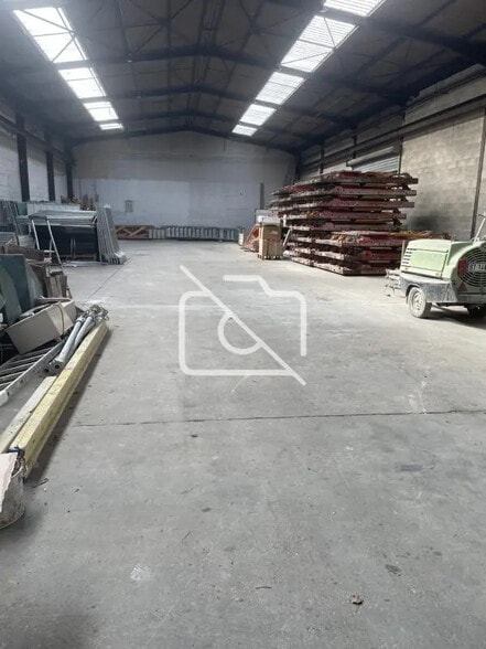 Industriel/Logistique dans Ozoir-la-Ferrière à louer - Photo intérieure – Image 2 sur 2