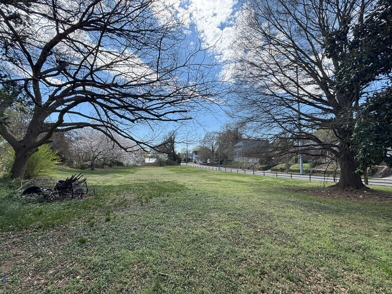 601 S Broad St, Winston-Salem, NC à vendre - Photo de l’immeuble – Image 3 sur 11