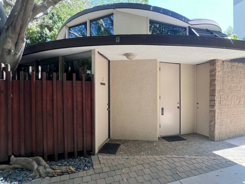 181 N Oak Knoll Ave, Pasadena, CA à louer - Photo de l’immeuble – Image 3 sur 6