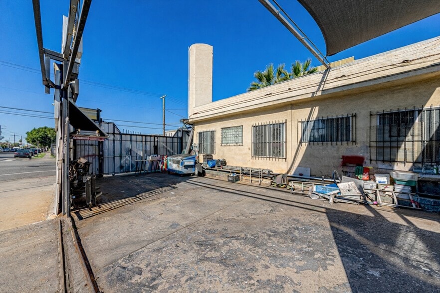 4922 S Figueroa St, Los Angeles, CA à vendre - Photo de l’immeuble – Image 3 sur 36