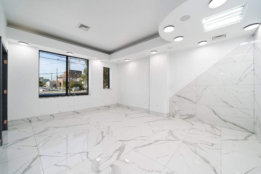 512 42nd St, Union City, NJ à louer - Photo de l’immeuble – Image 3 sur 17