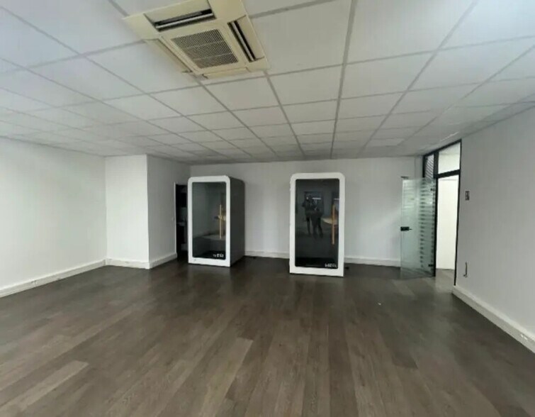 Industriel/Logistique dans Clichy à louer - Photo de l’immeuble – Image 2 sur 5