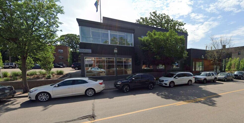 2429 Nicollet Ave, Minneapolis, MN à vendre - Photo principale – Image 1 sur 27