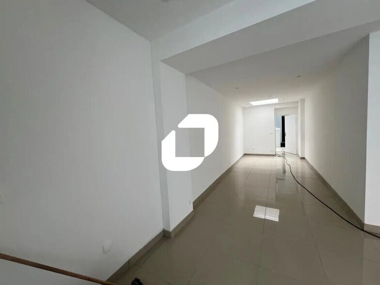 Local commercial dans Estaires à louer - Photo de l’immeuble – Image 3 sur 12