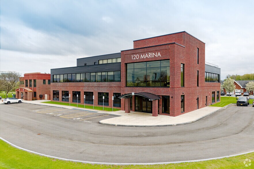 120 Marina Dr, Rochester, NY à louer - Photo principale – Image 1 sur 16