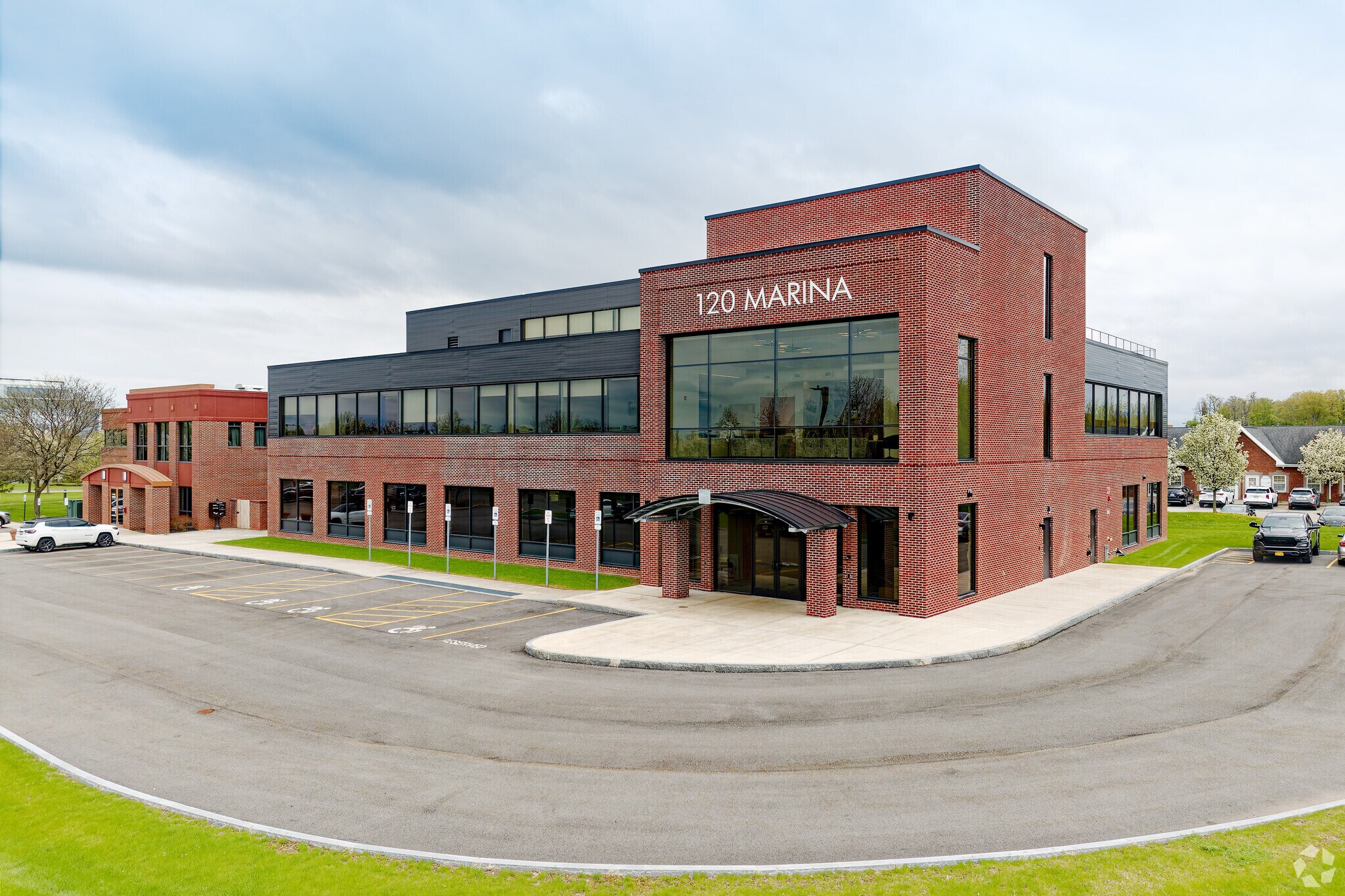 120 Marina Dr, Rochester, NY à louer Photo principale– Image 1 sur 17